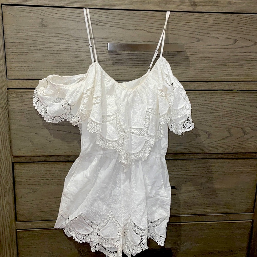 ❤️❤️UNIQUE STYLISH EMBROIDERED SUMMER ROMPER ! One of a kind ! So cute ! 🤩❤️